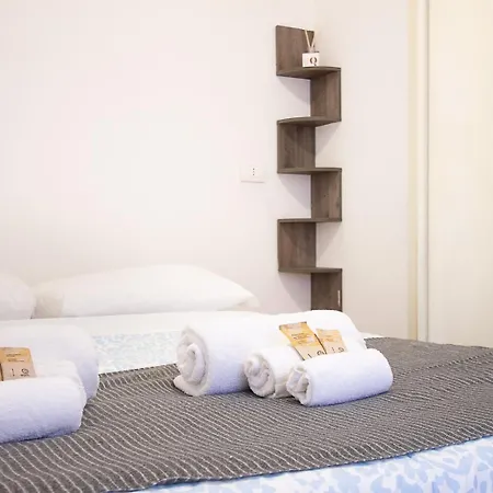 Piazza Venezia Attic Floor With Terrace Apartament Rzym