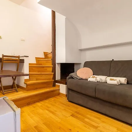 Piazza Venezia Attic Floor With Terrace