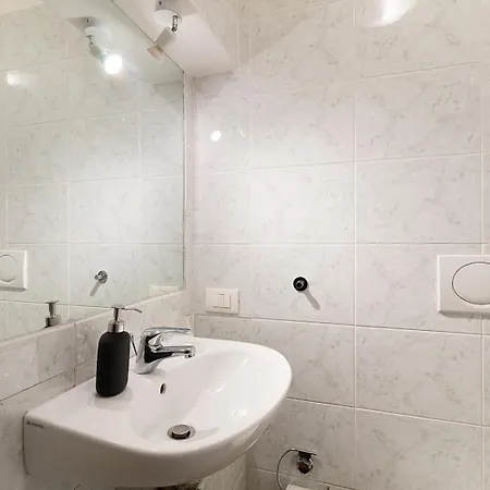 Piazza Venezia Attic Floor With Terrace Διαμέρισμα