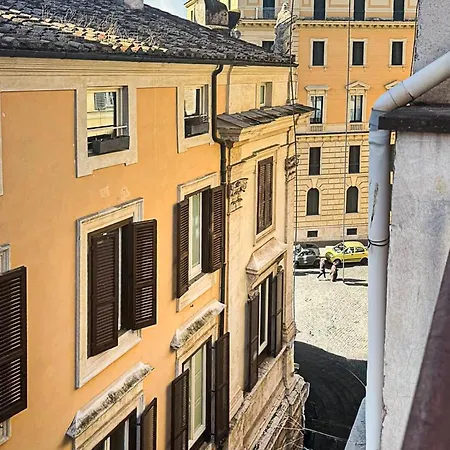 Piazza Venezia Attic Floor With Terrace *