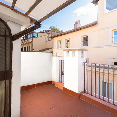 Piazza Venezia Attic Floor With Terrace Διαμέρισμα *