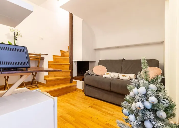 Piazza Venezia Attic Floor