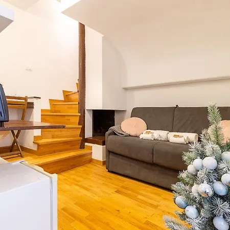Piazza Venezia Attic Floor With Terrace